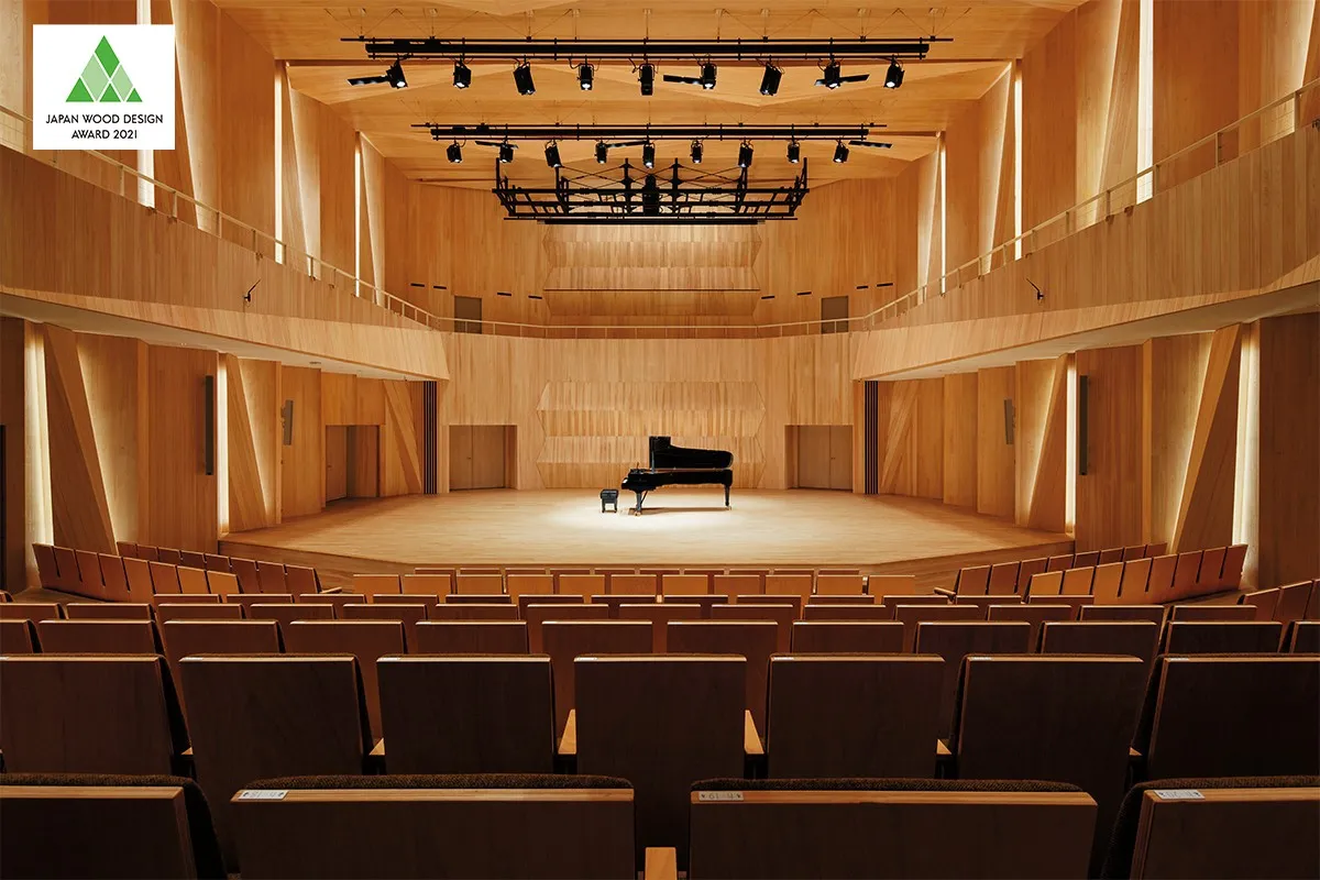 木が奏で、心に響く音楽ホール